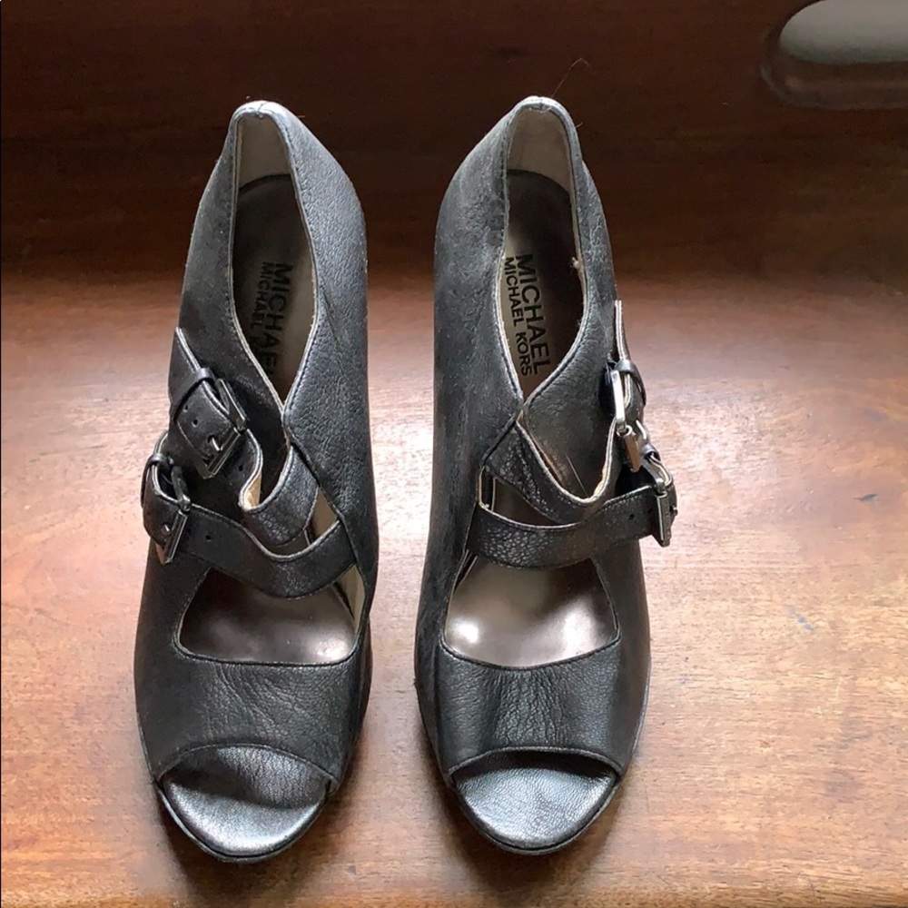 MICHWEL Michael Kors 7.5 heel sandal